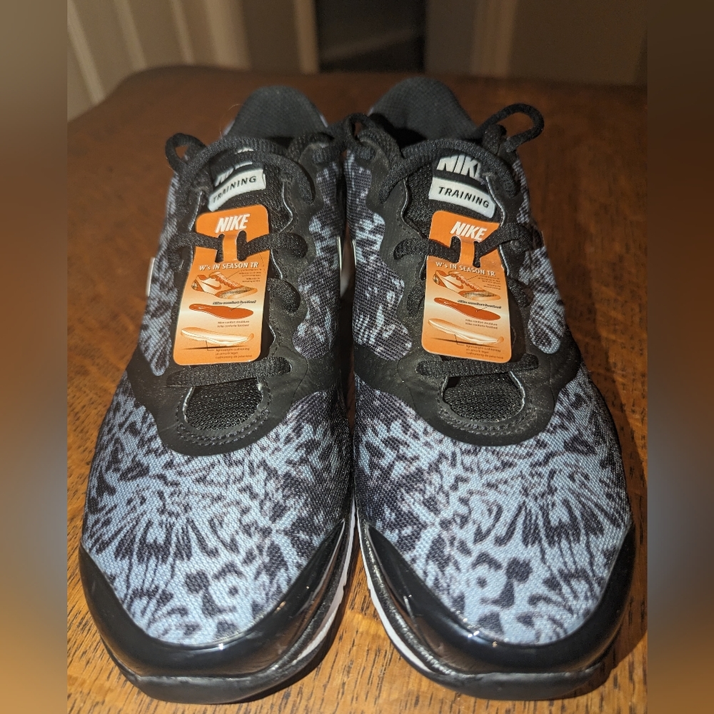 Nike womens in season Tr 4 black graphite patterned training shoes sz 9